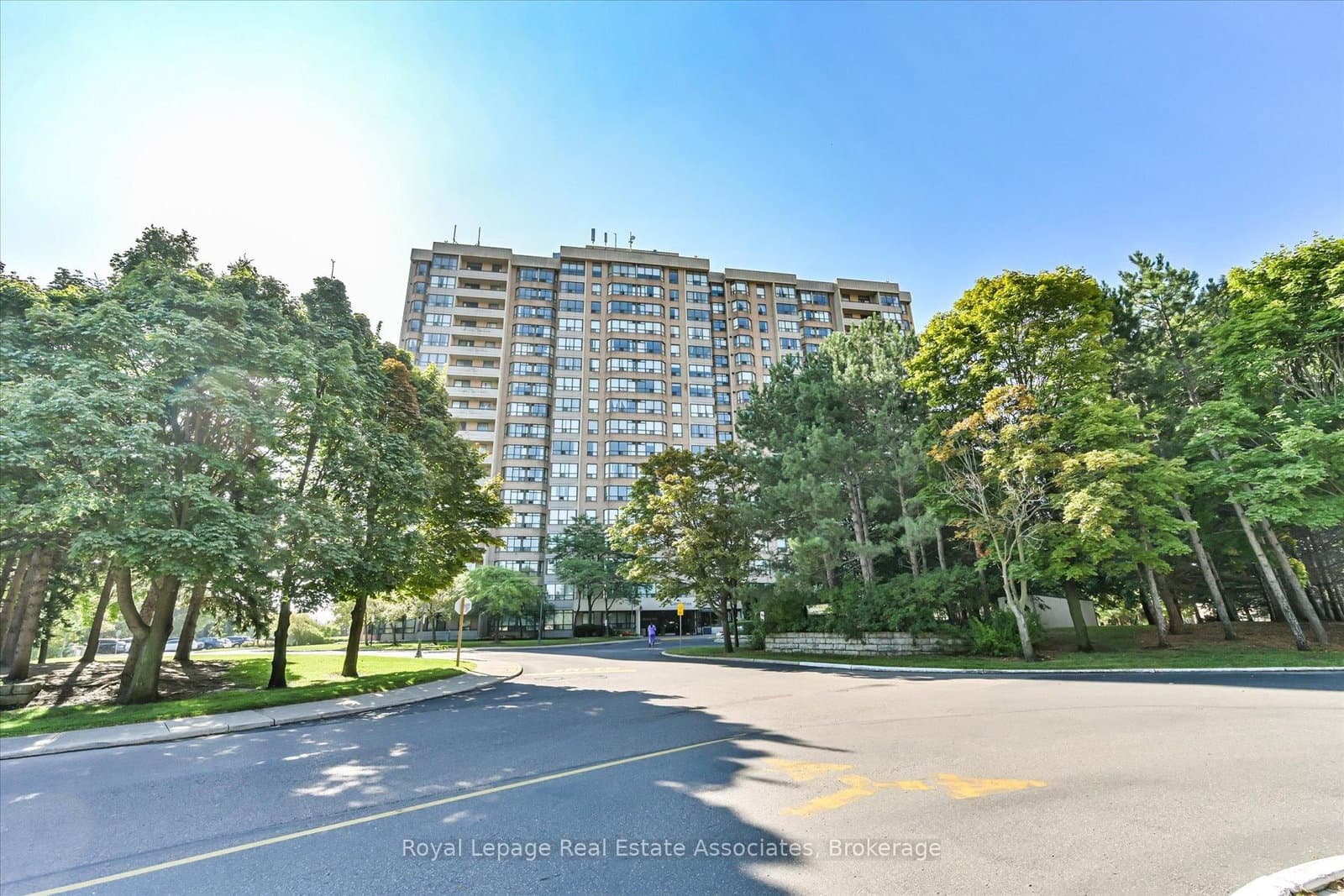 #1209 - 10 Malta Avenue