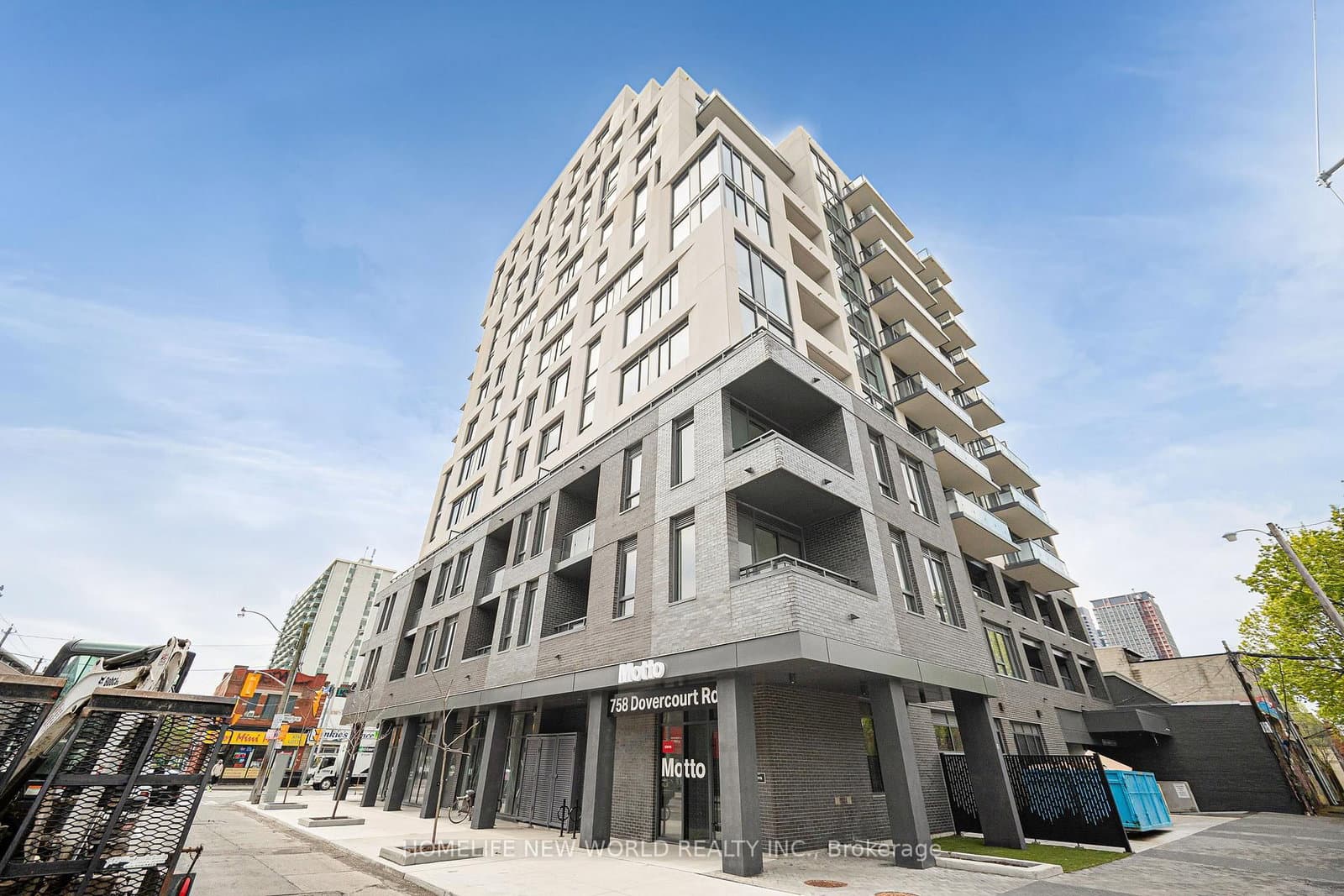 #807 - 758 Dovercourt Road