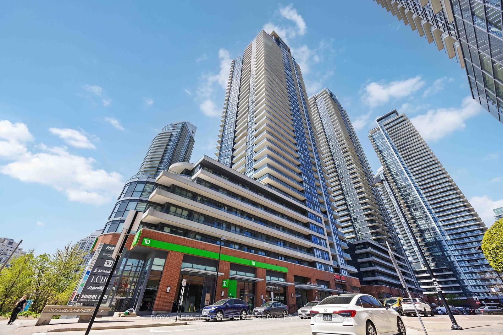 #3807 - 2212 Lake Shore Boulevard W