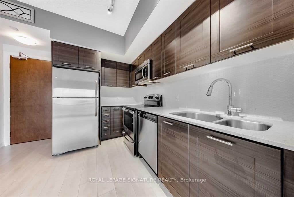 #1003 - 2200 Lakeshore Boulevard