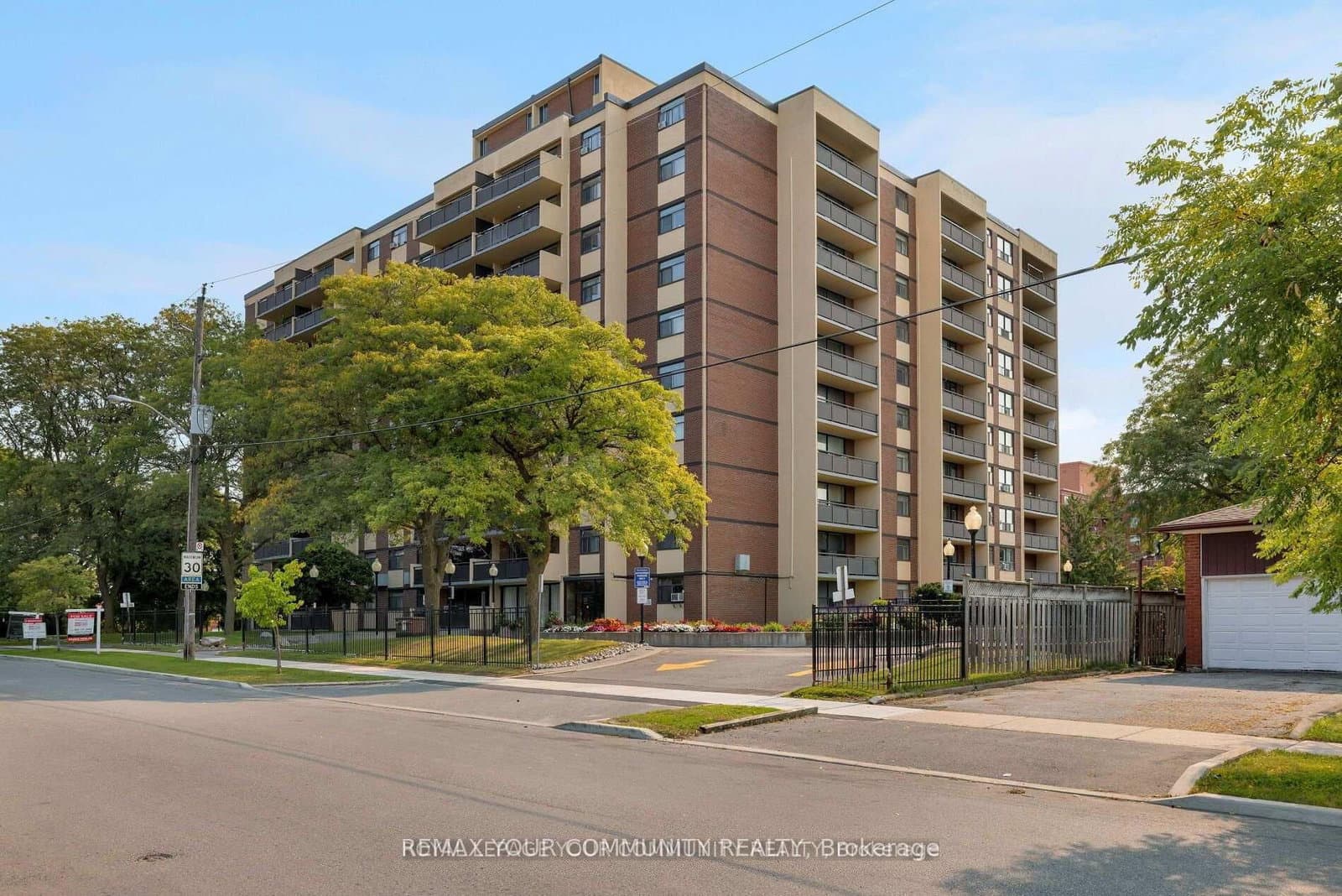 #404 - 5 Frith Road