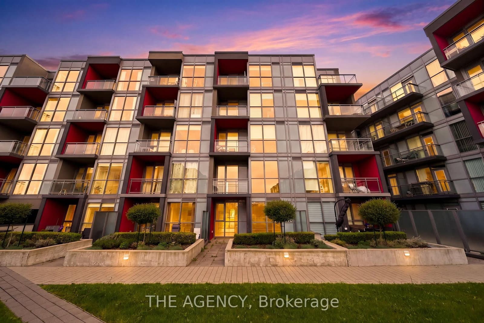 5220 Dundas Street, Unit 209