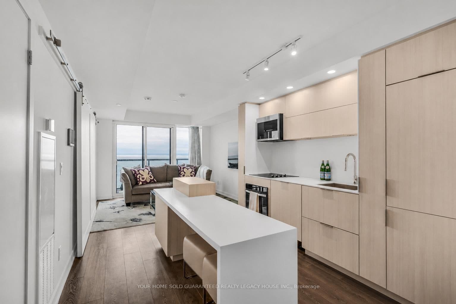 #1805 - 370 Martha Street