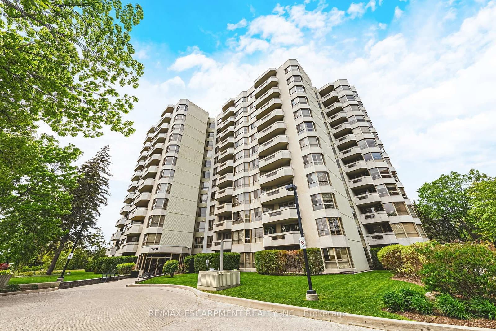 #101 - 1201 North Shore Boulevard E