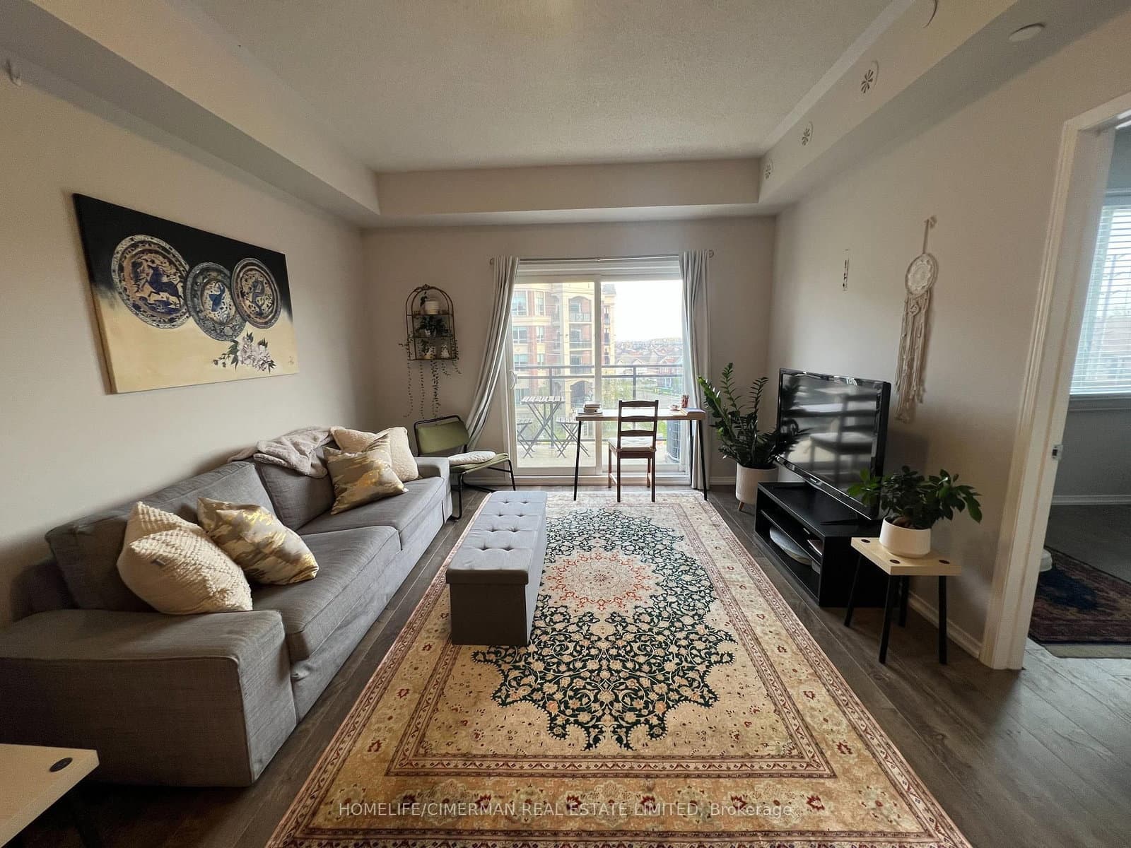 #409 - 3055 Thomas Street