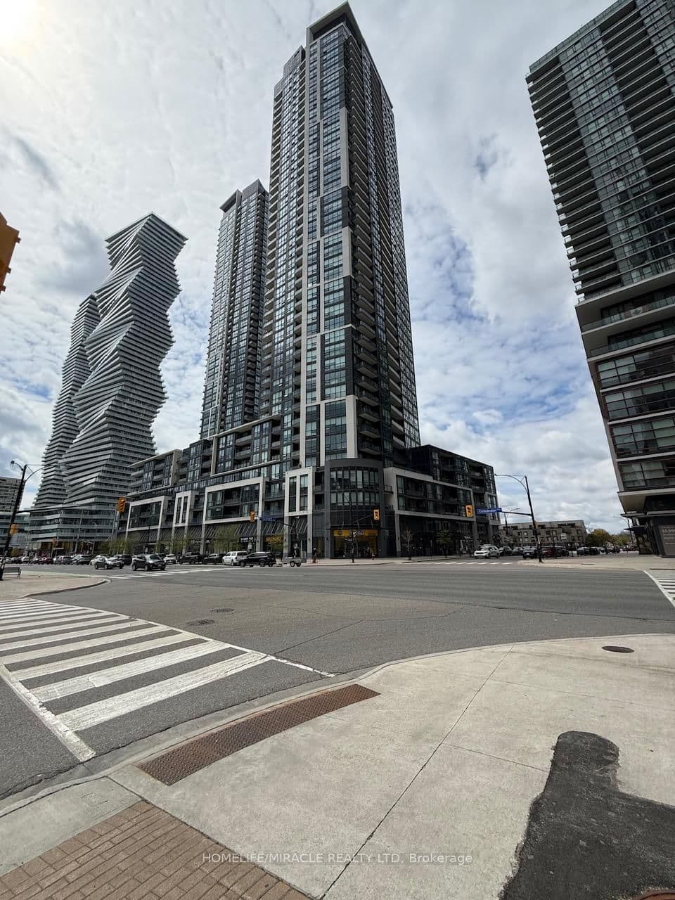 #3810 - 510 Curran Place