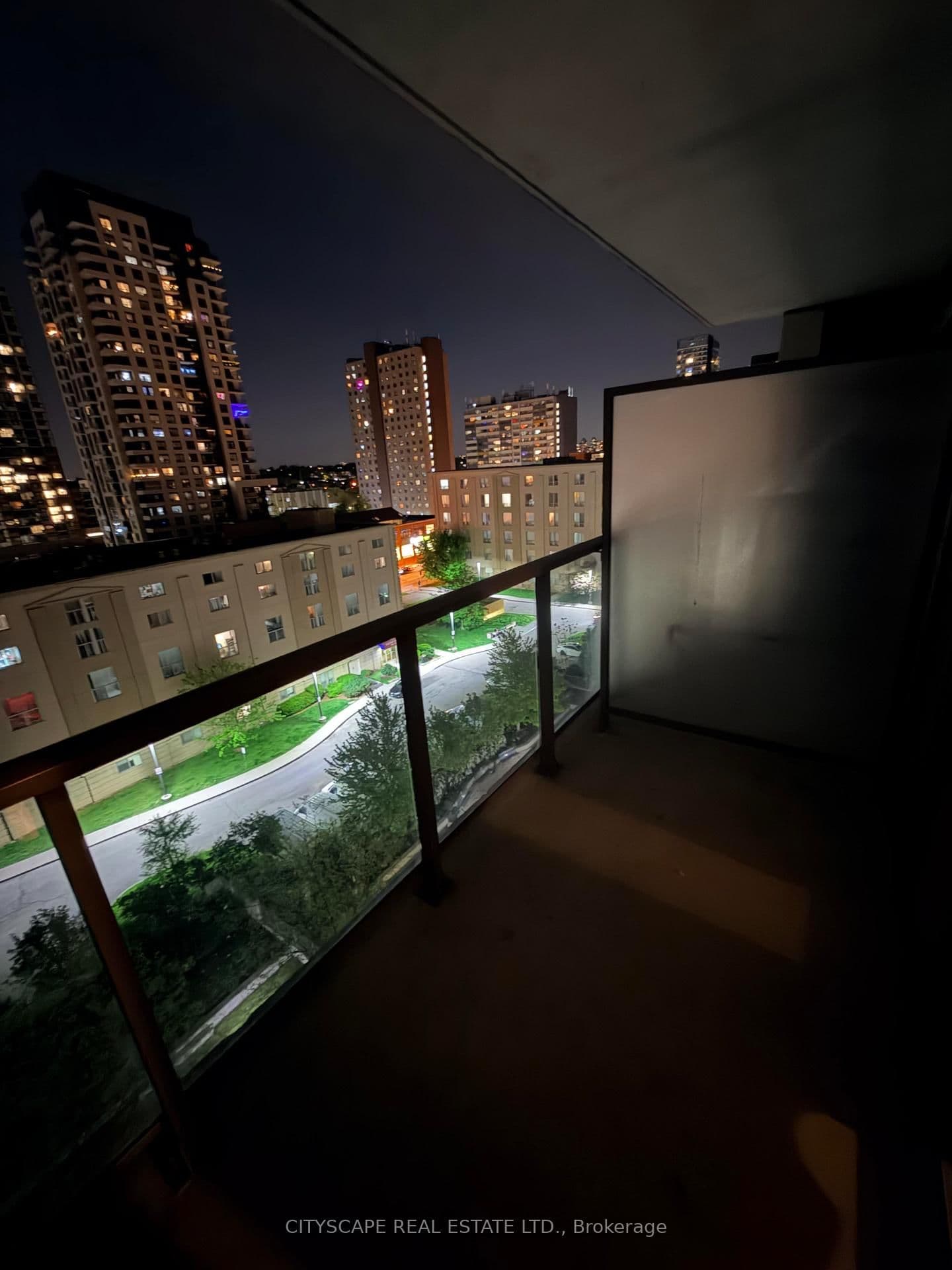 #801 - 816 Lansdowne Avenue