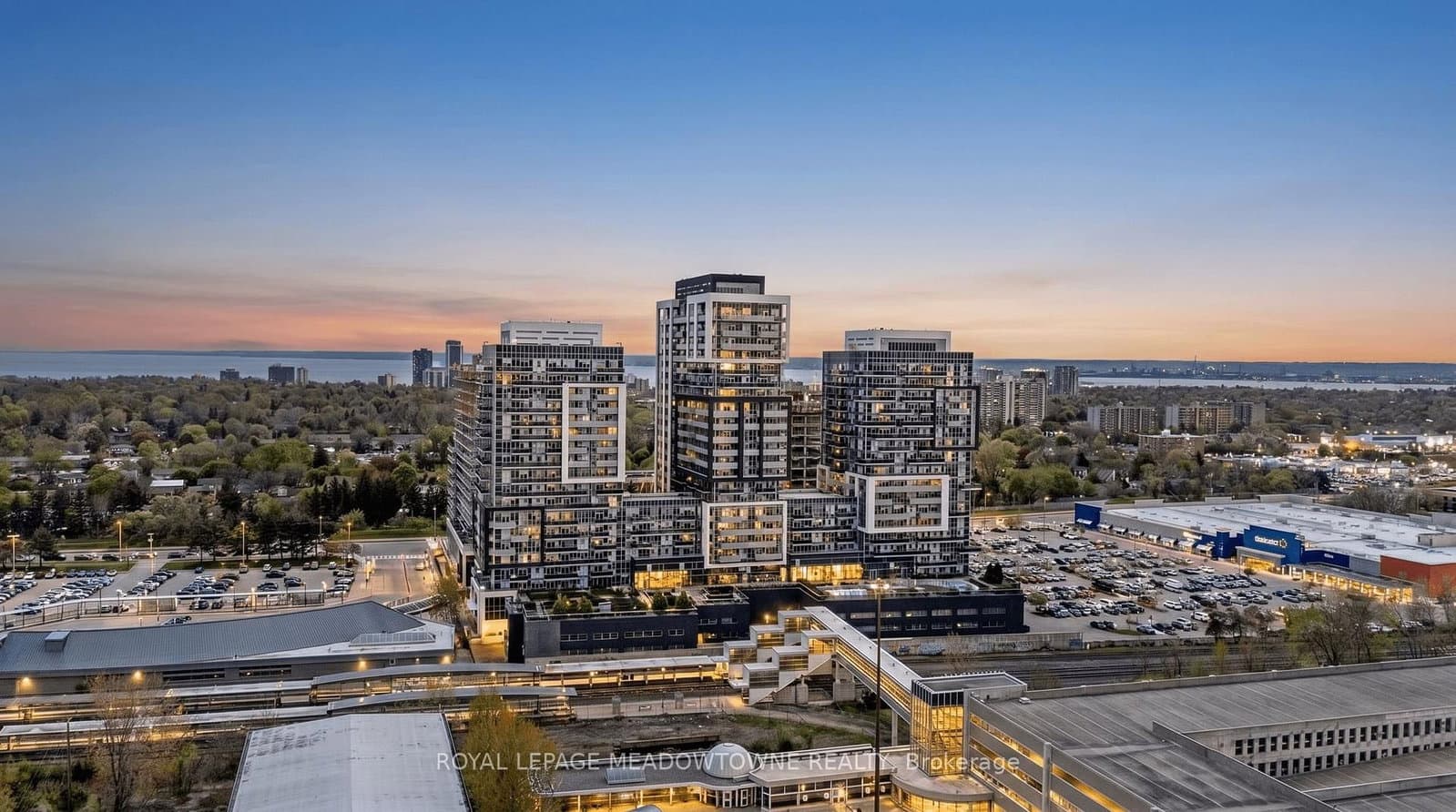 #1902 - 2093 Fairview Street