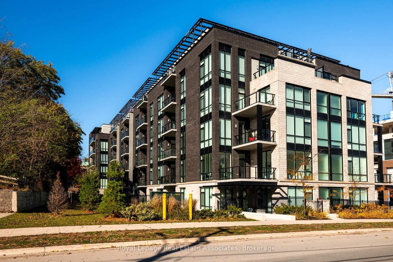 #209 - 42 Mill Street