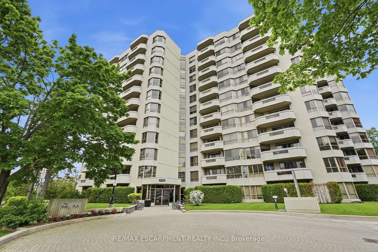 #1003 - 1201 North Shore Boulevard E