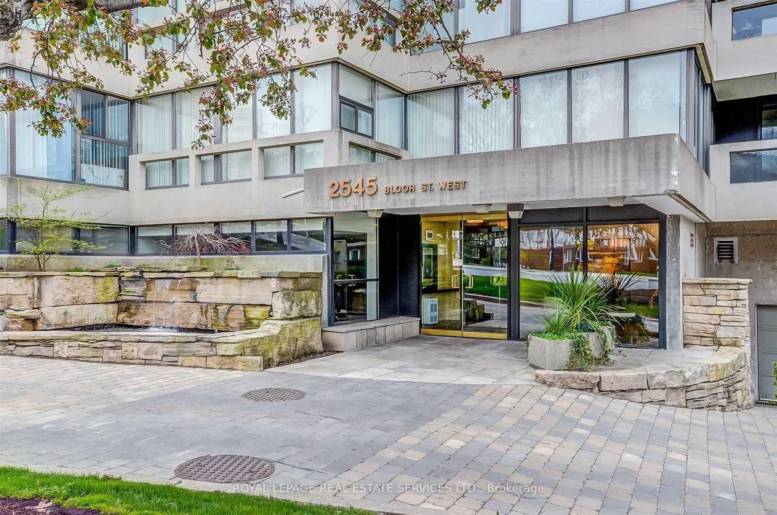 #303 - 2545 Bloor Street W