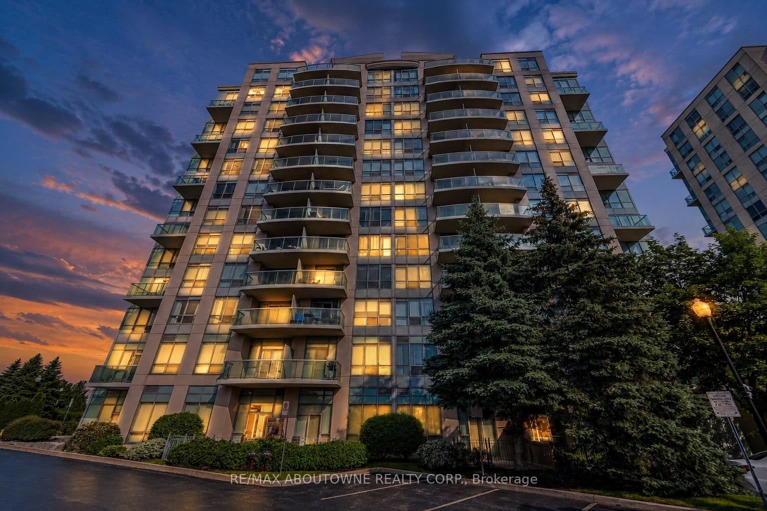 #1102 - 2585 Erin Centre Boulevard