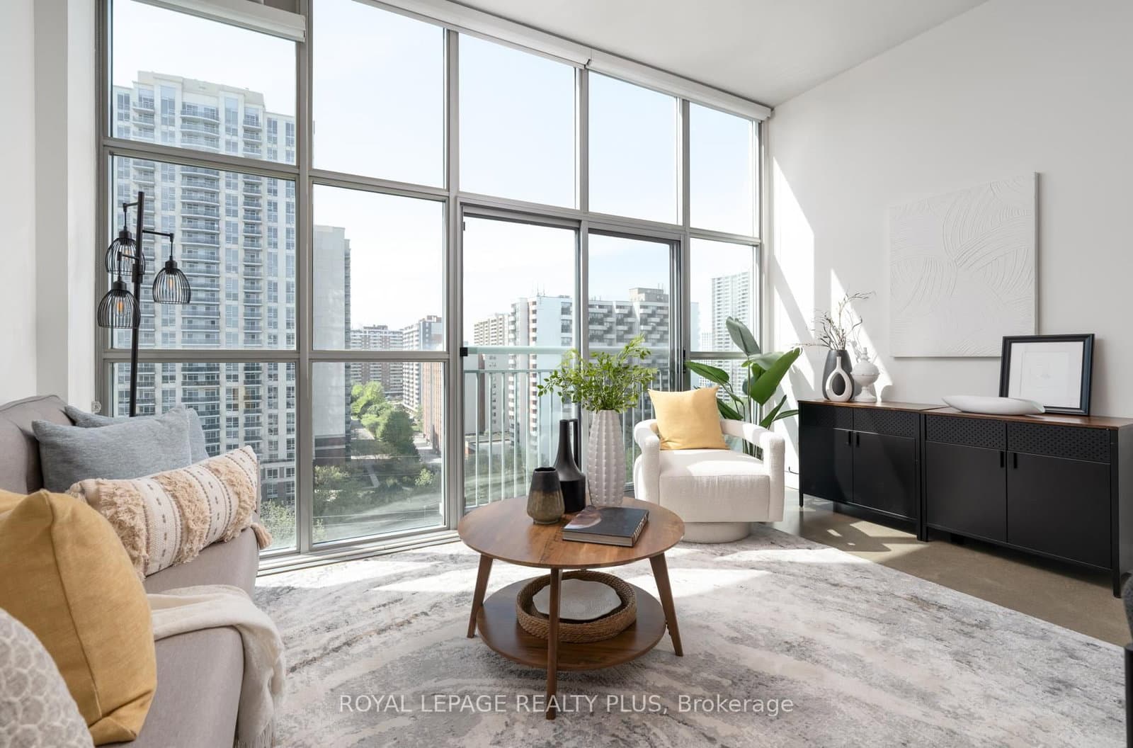 #1016 - 2 Fieldway Road