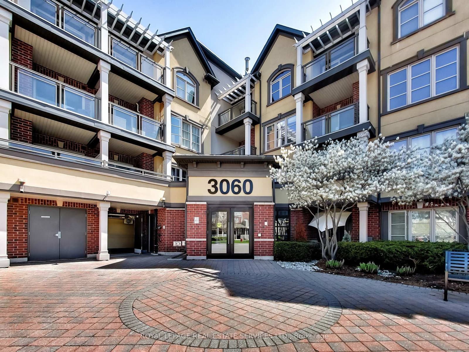 #221 - 3060 Rotary Way