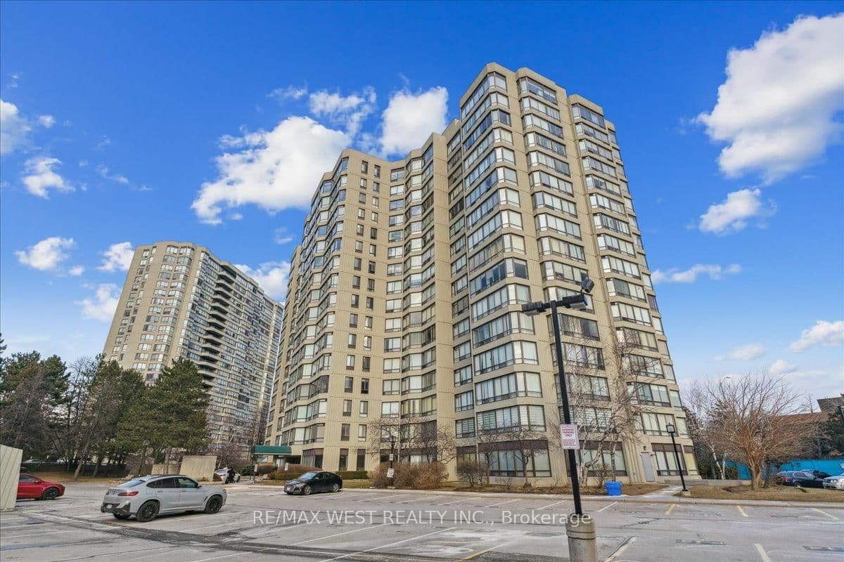 #905 - 26 Hanover Road