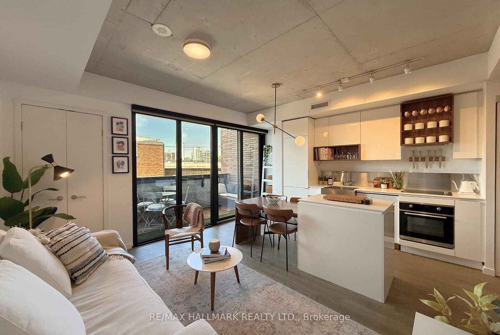 #313 - 383 Sorauren Avenue