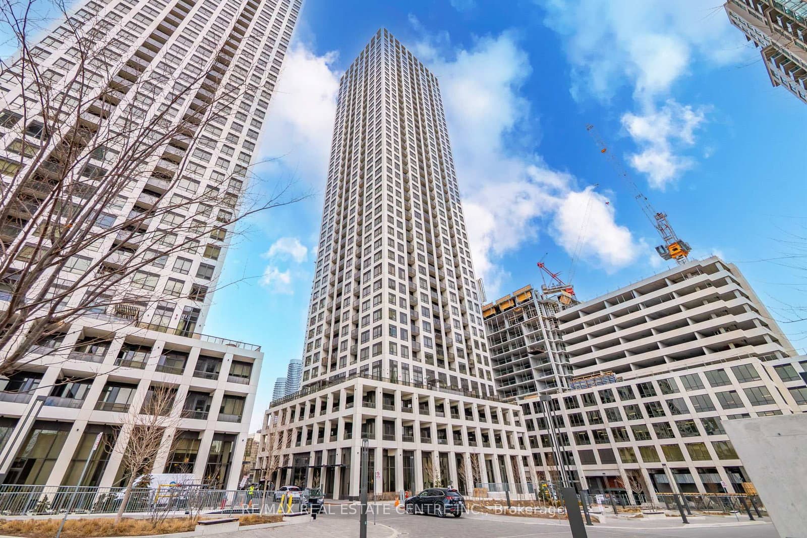 #610 - 30 Elm Drive