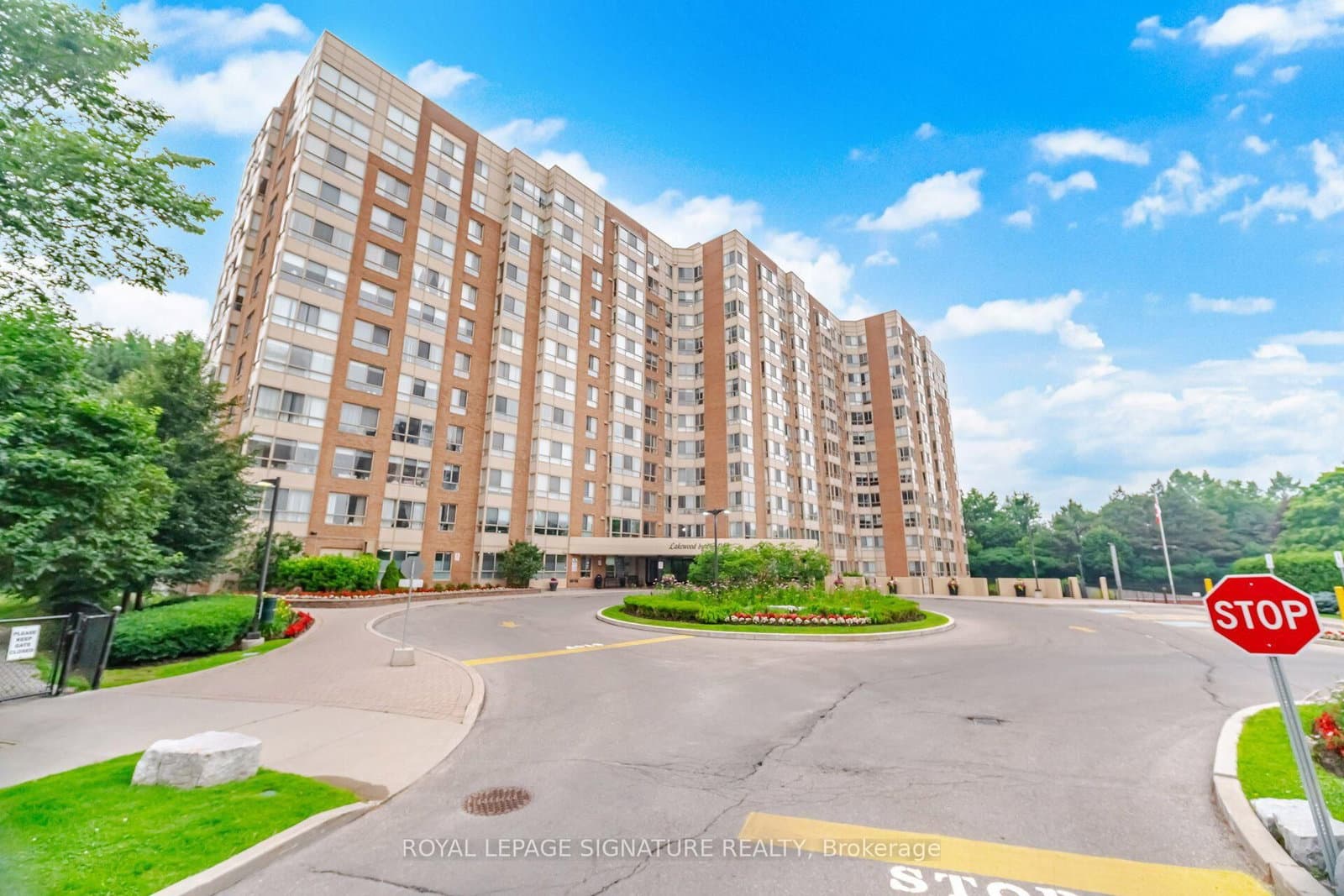 #411 - 1485 Lakeshore Road E