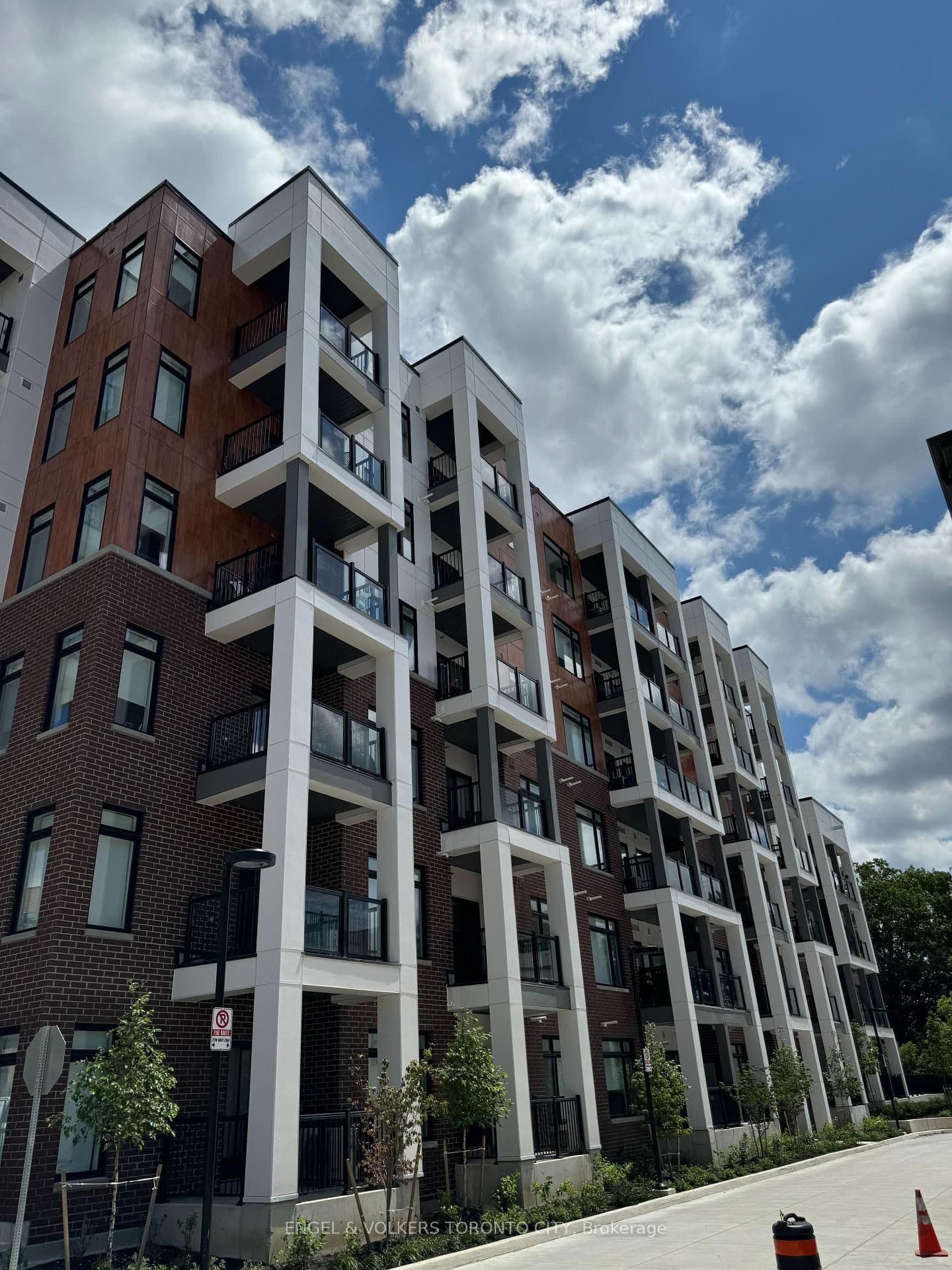 #305 - 135 Canon Jackson Drive