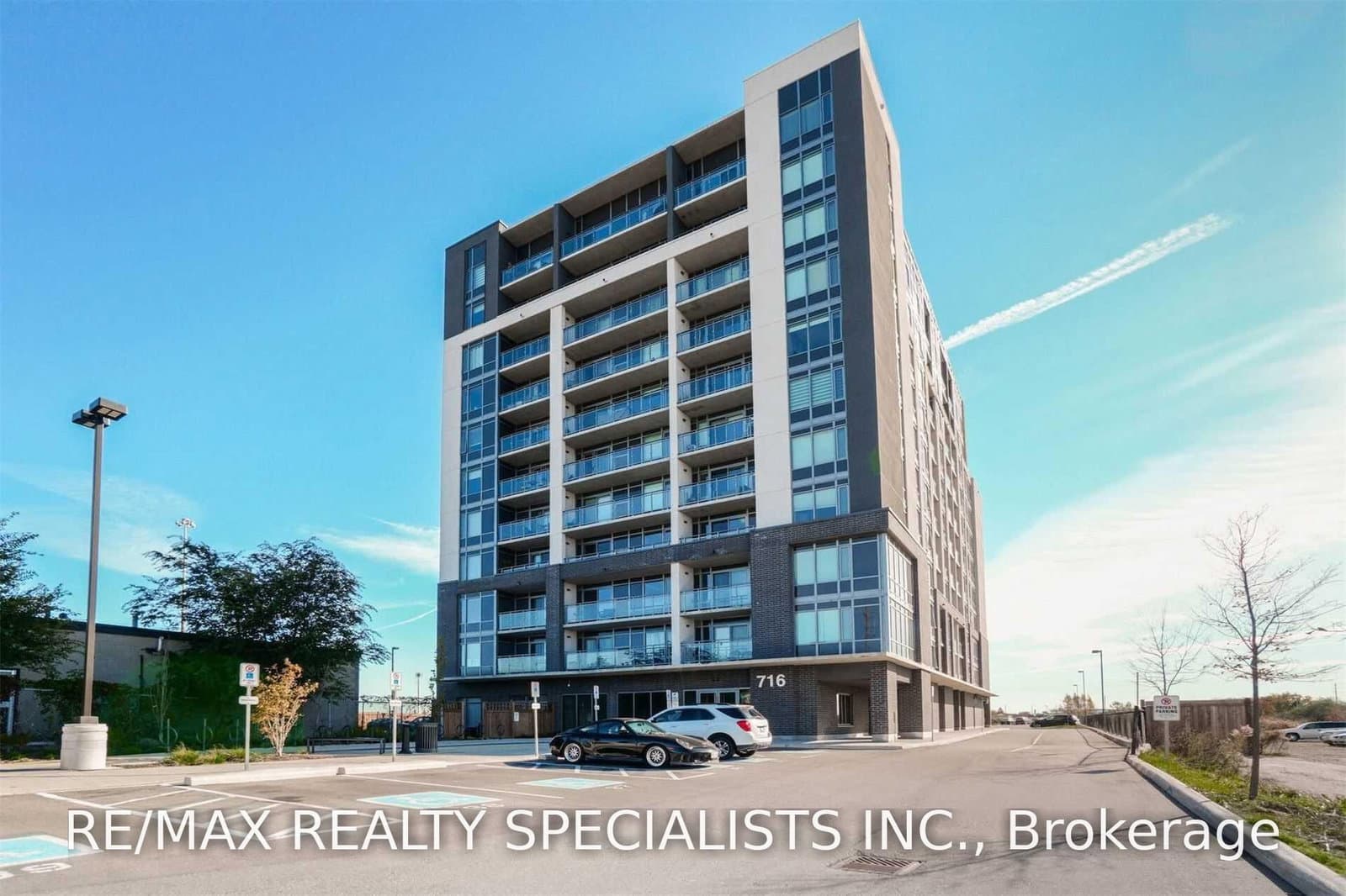 716 Main Street E, Unit 702