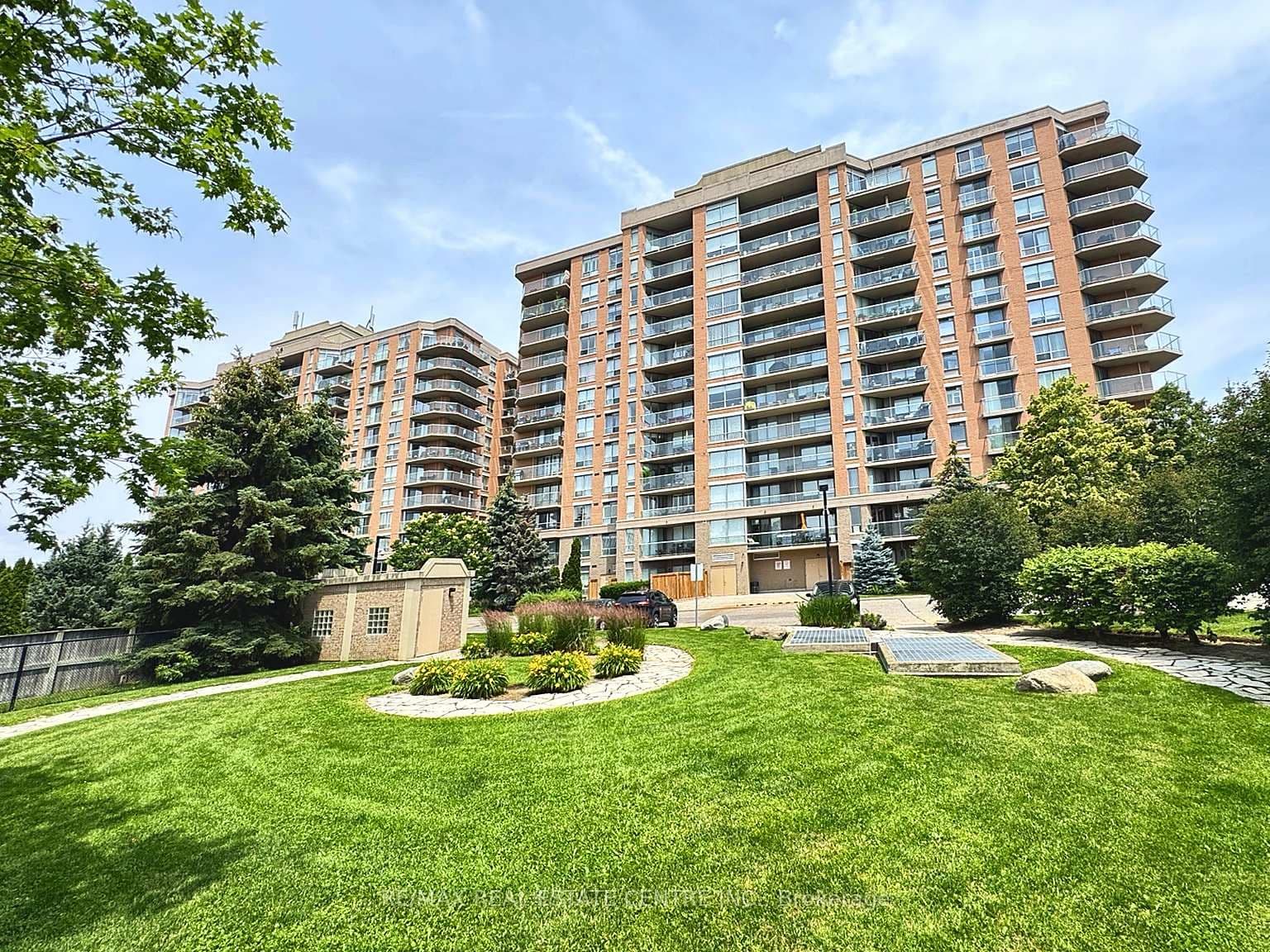 #302 - 1140 parkwest Place