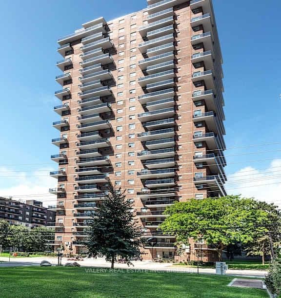 #503 - 70 Park Street E