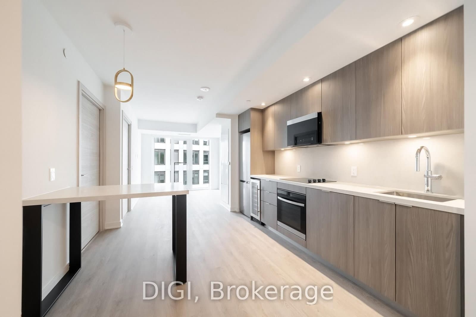 #E725 - 485 Perth Avenue