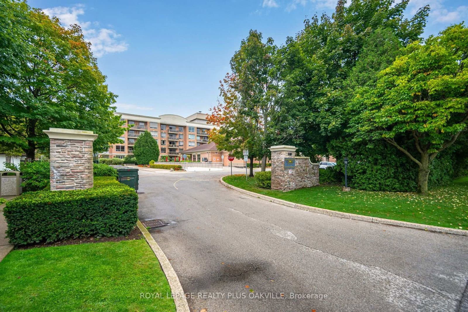#1406 - 100 Burloak Drive