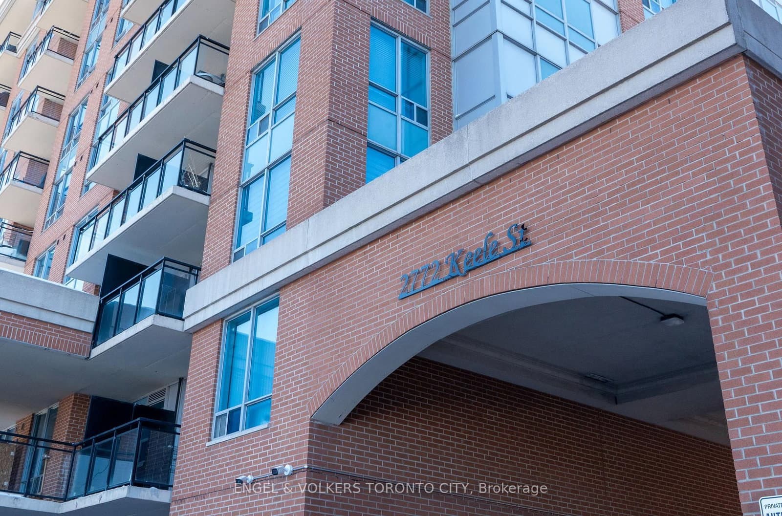#711 - 2772 Keele Street