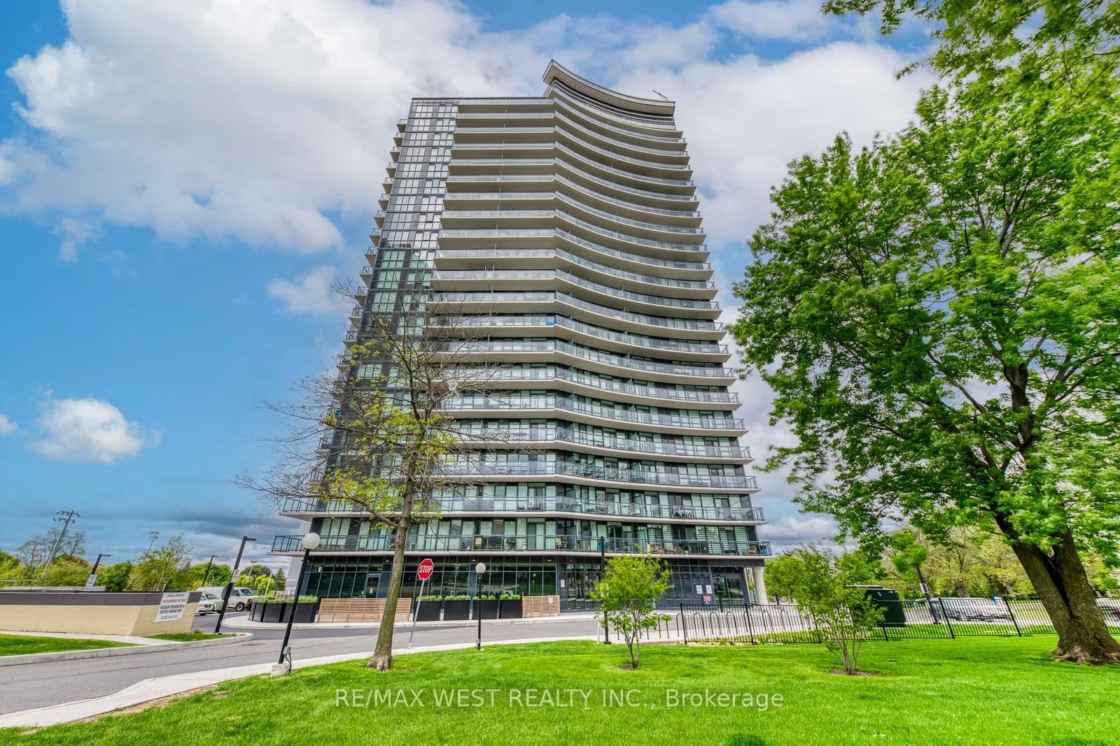 #1104 - 1461 Lawrence Avenue W