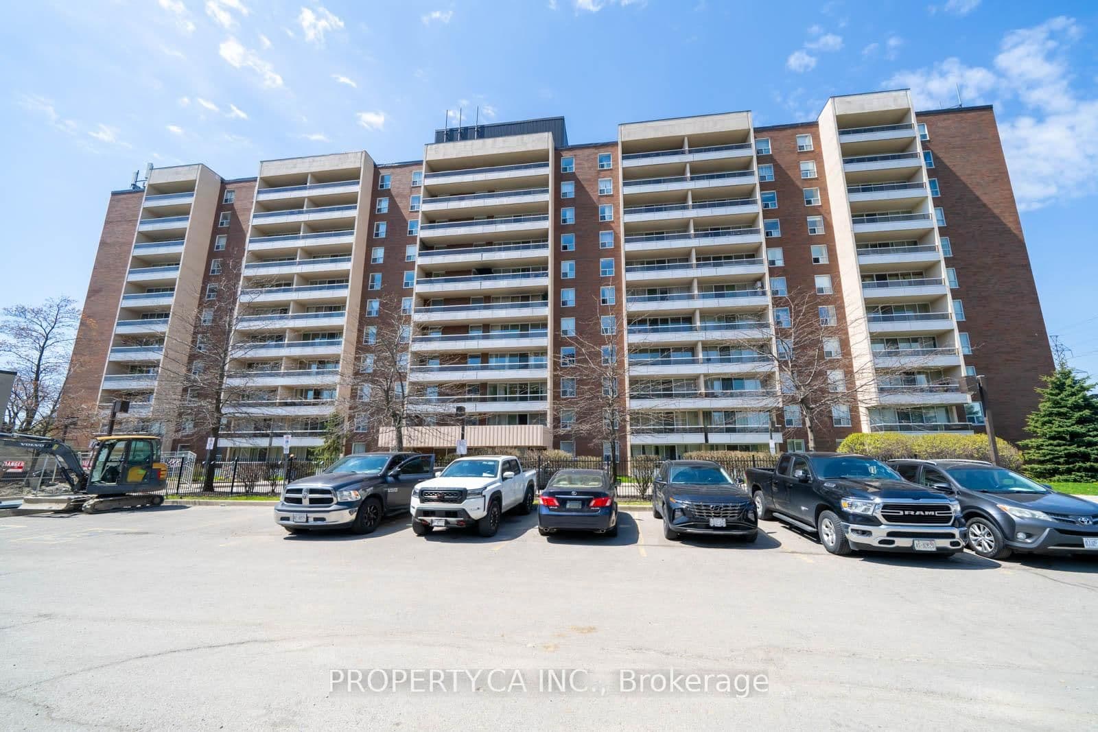 #901 - 31 Four Winds Drive W