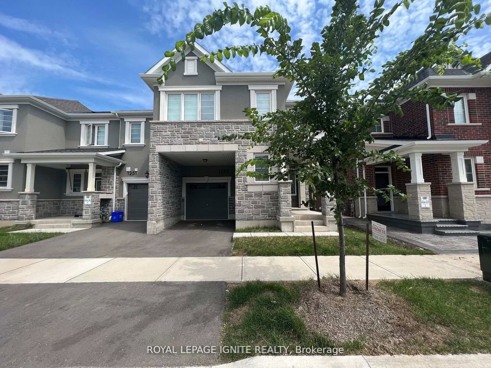 1253 Redbud Gardens