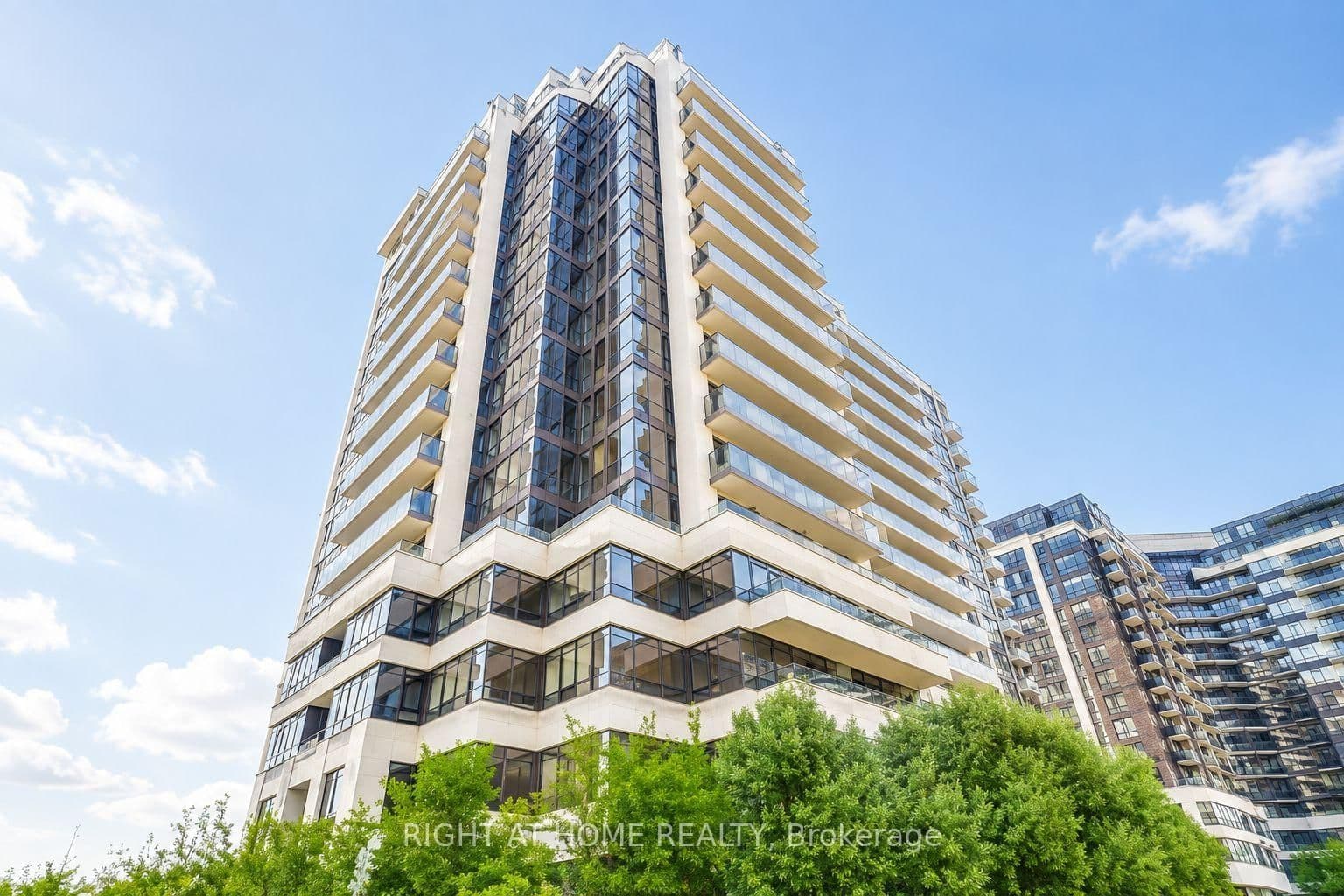 #608 - 1 De Boers Drive