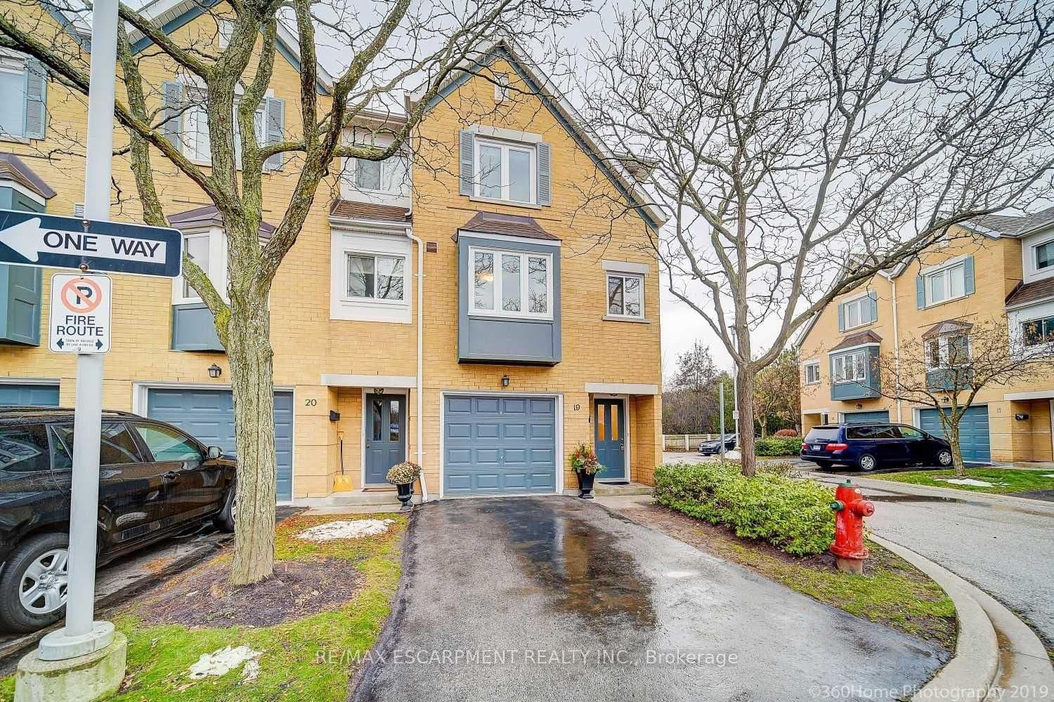 2300 Brays Lane, Unit 19