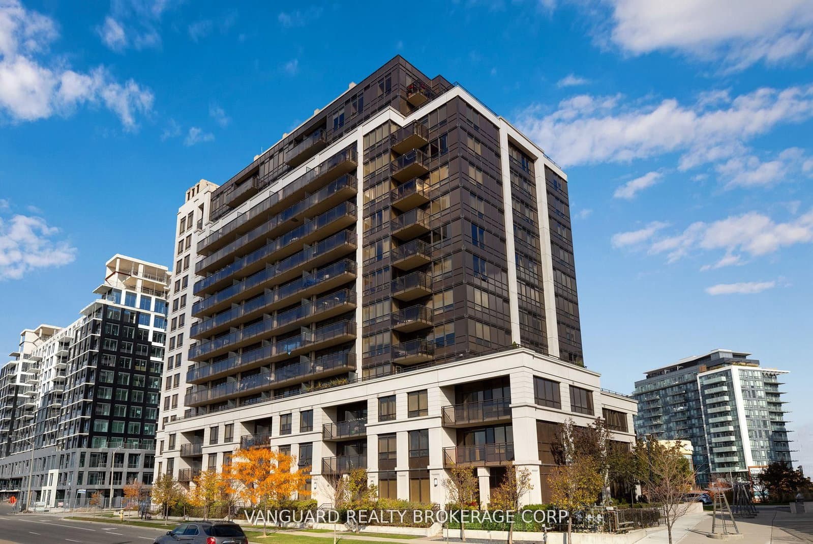 55 De Boers Drive, Unit 1207