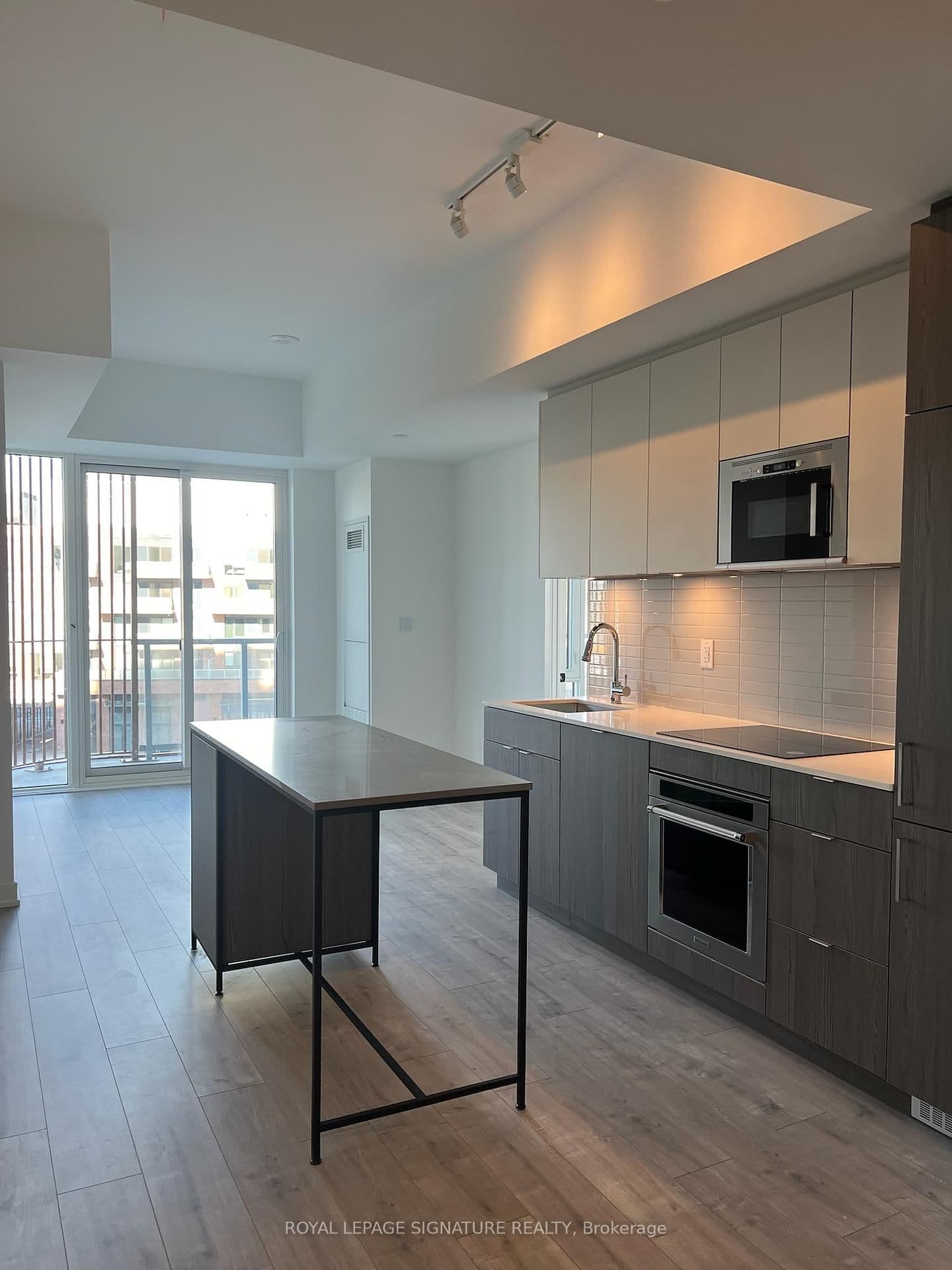 220 Missinnihe Way, Unit 402