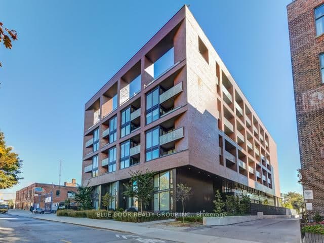 383 Sorauren Avenue, Unit 812