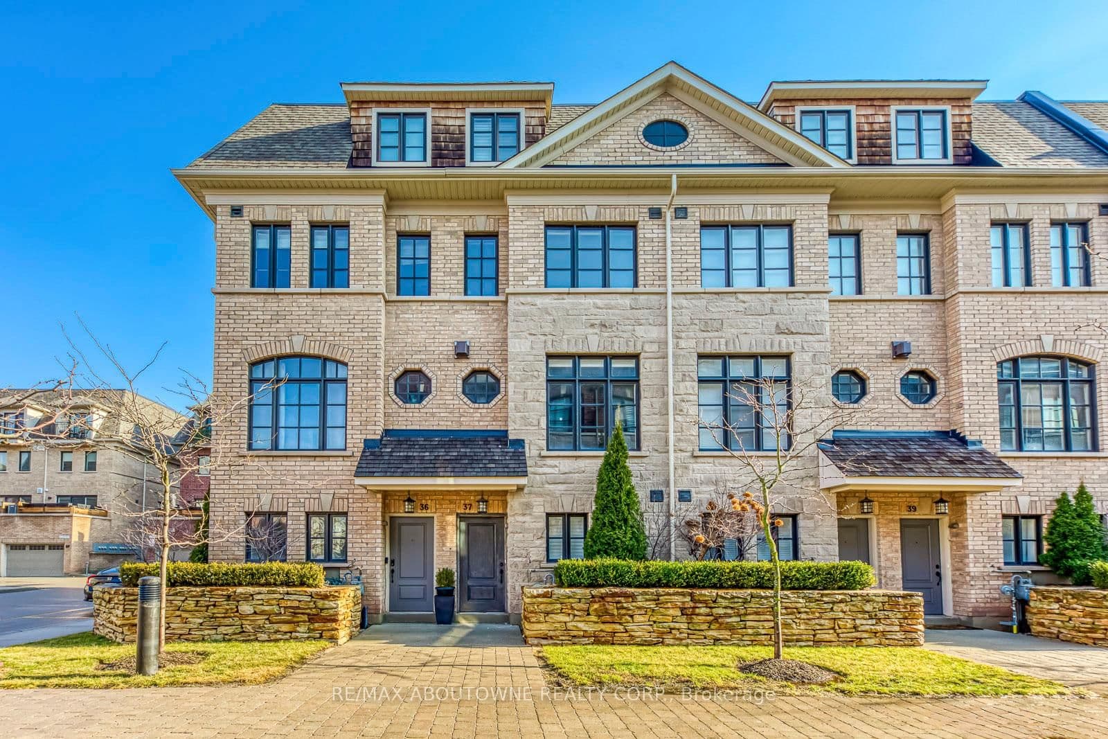 260 Royalton Common, Unit 37