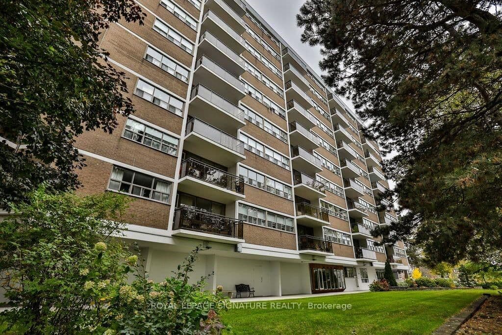 212 Kerr Street, Unit 807