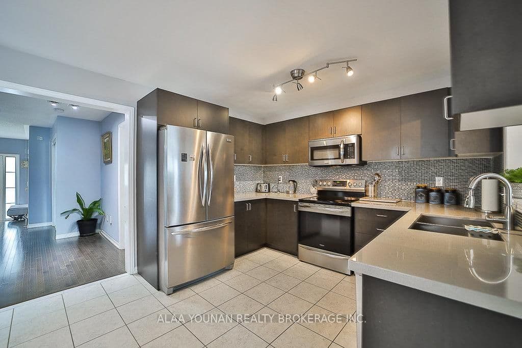 100 Delport Close