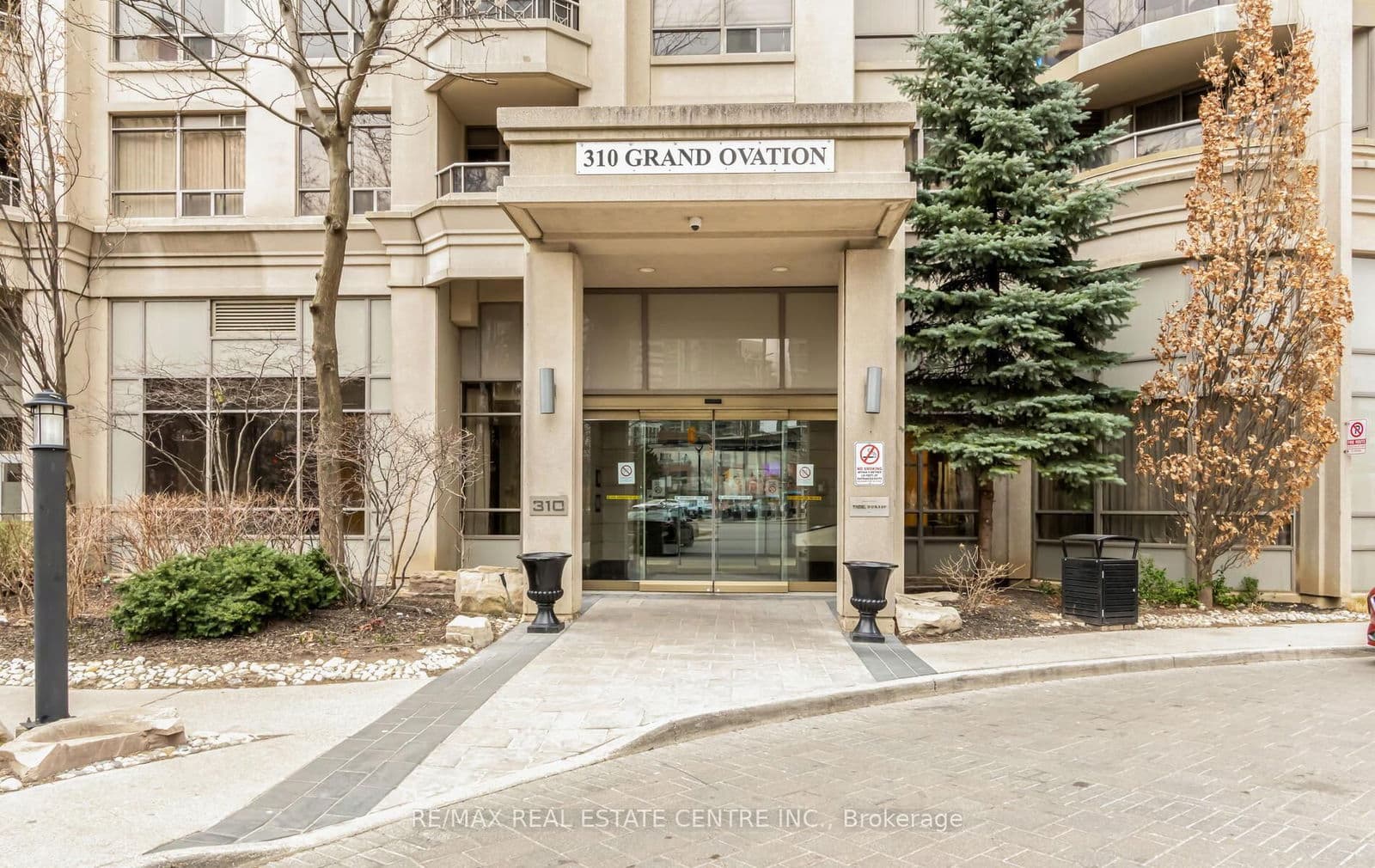 310 Burnhamthorpe Road W, Unit 1013