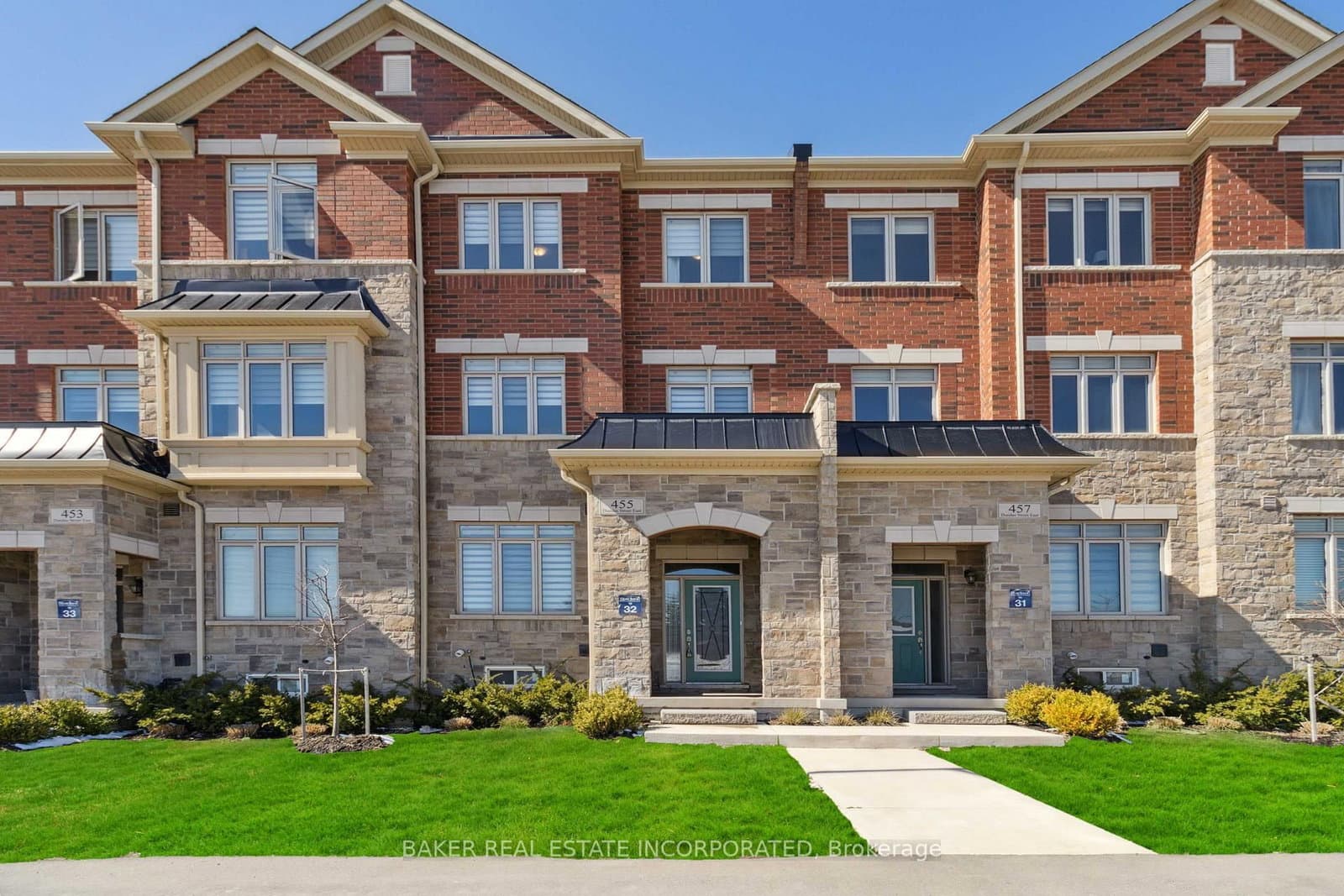 455 Dundas Street E