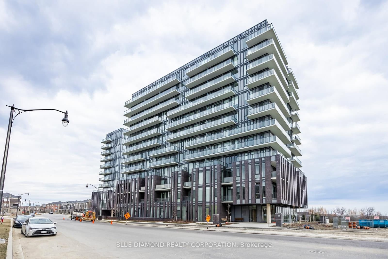 215 VETERANS Drive, Unit 205