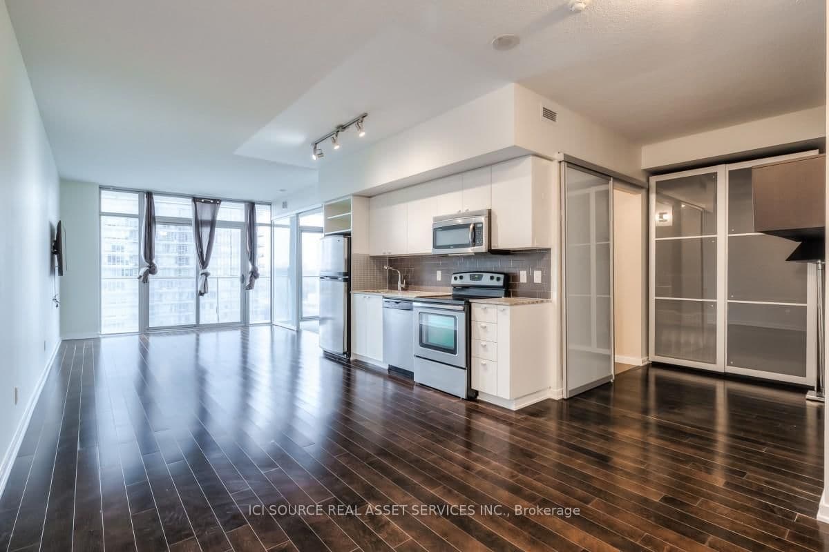 103 The Queensway, Unit 1115