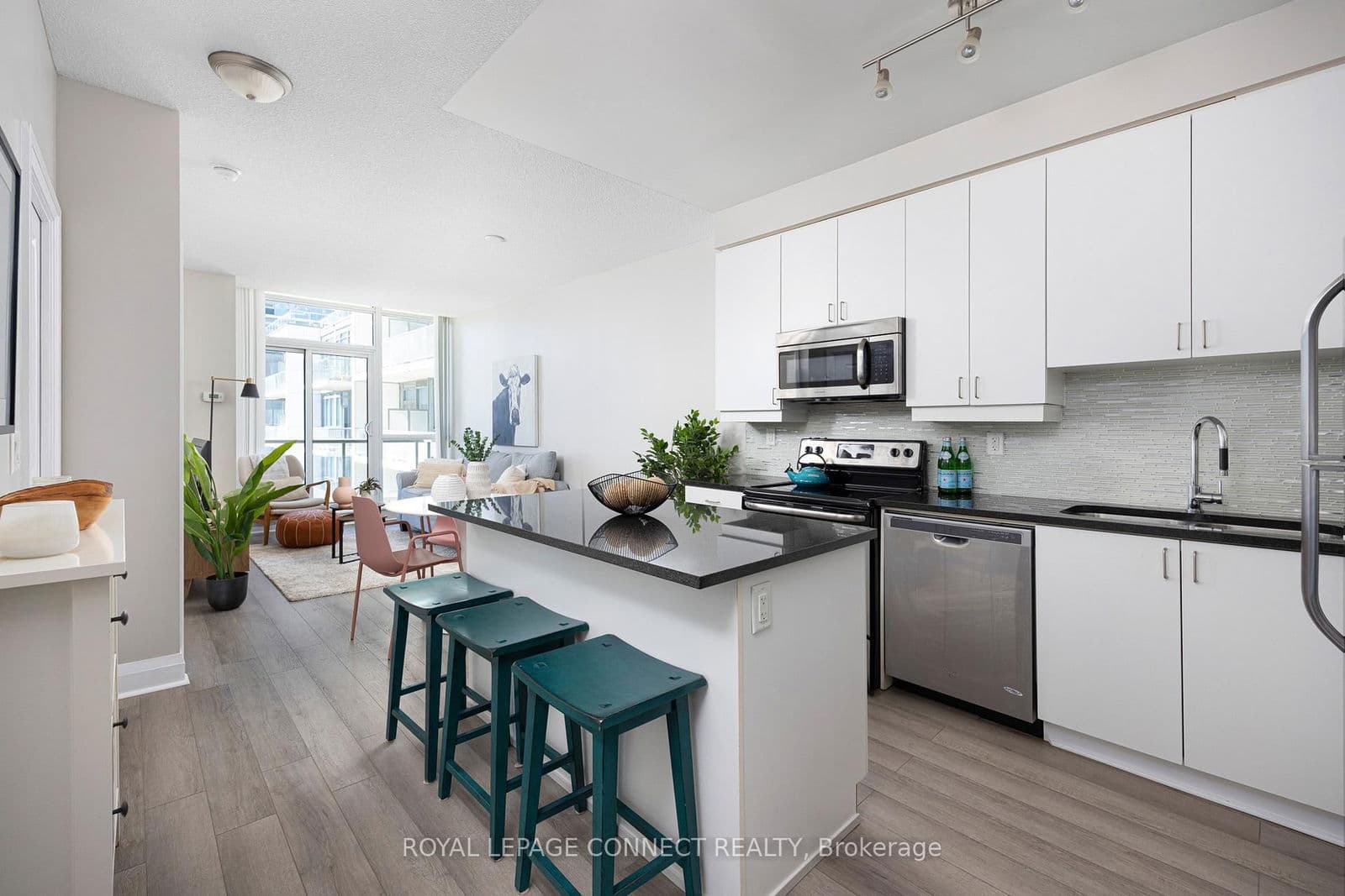 1185 The Queensway, Unit 426