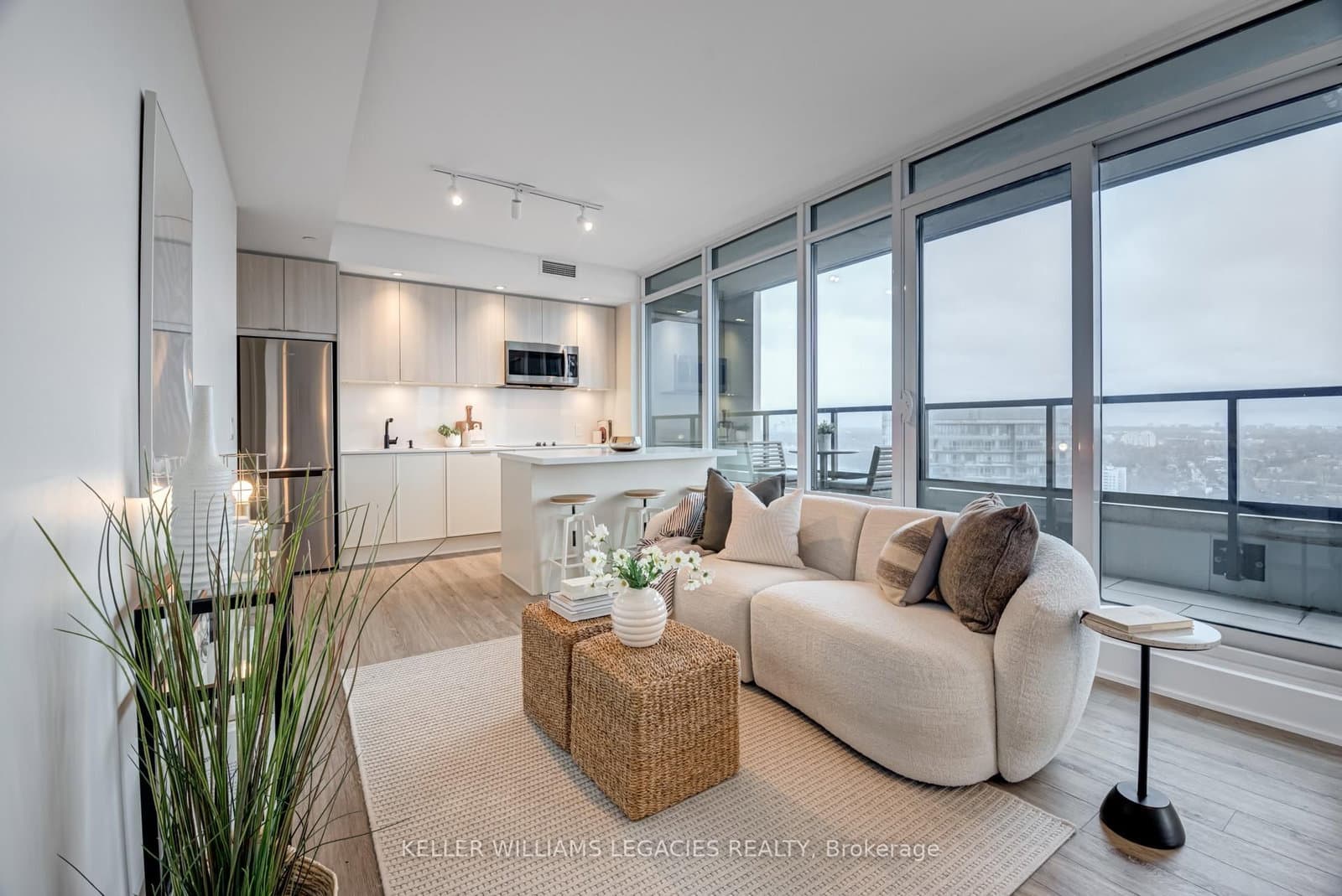 1926 Lake Shore Boulevard W, Unit 3302