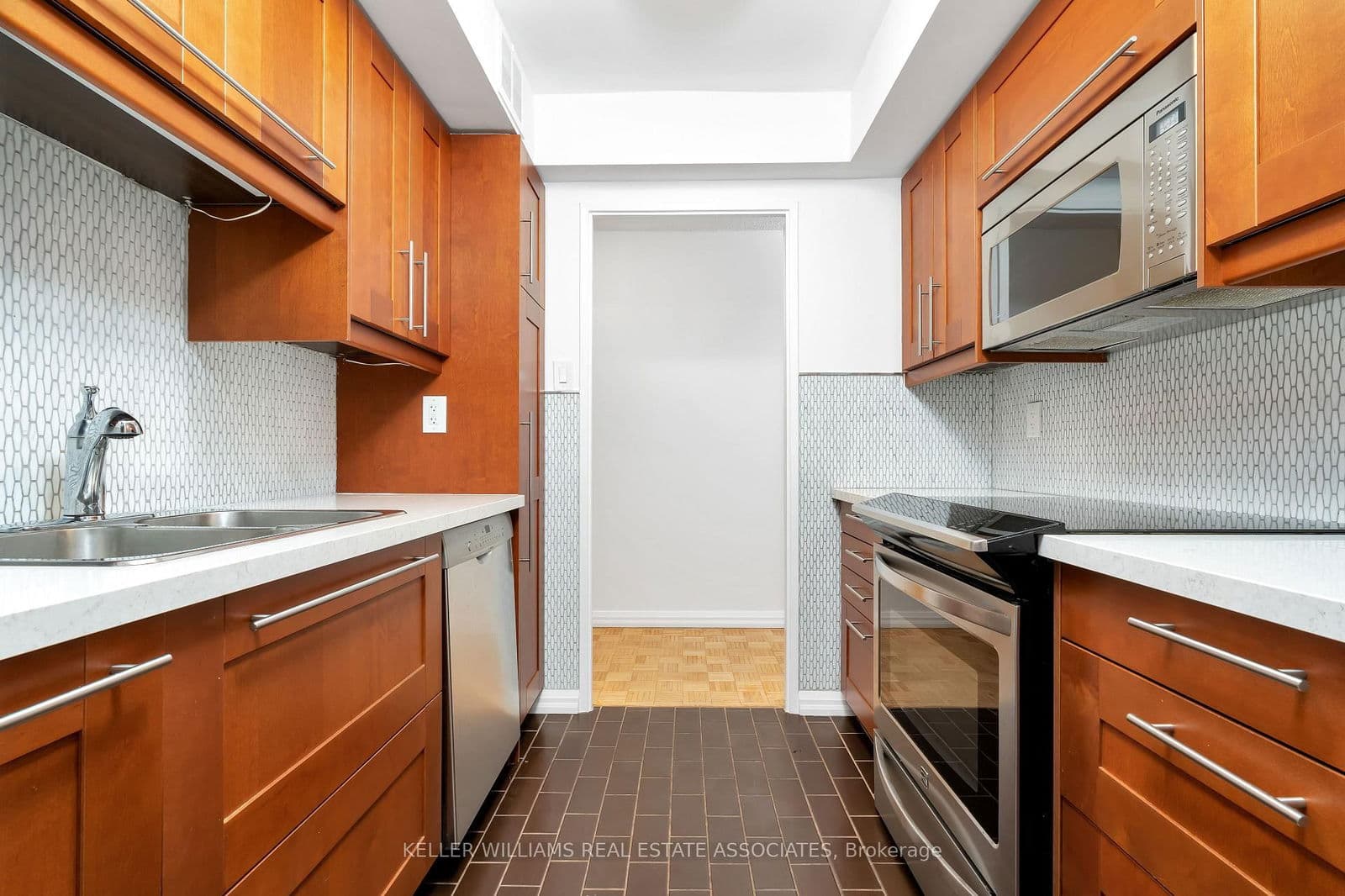 1515 Lakeshore Road E, Unit 710