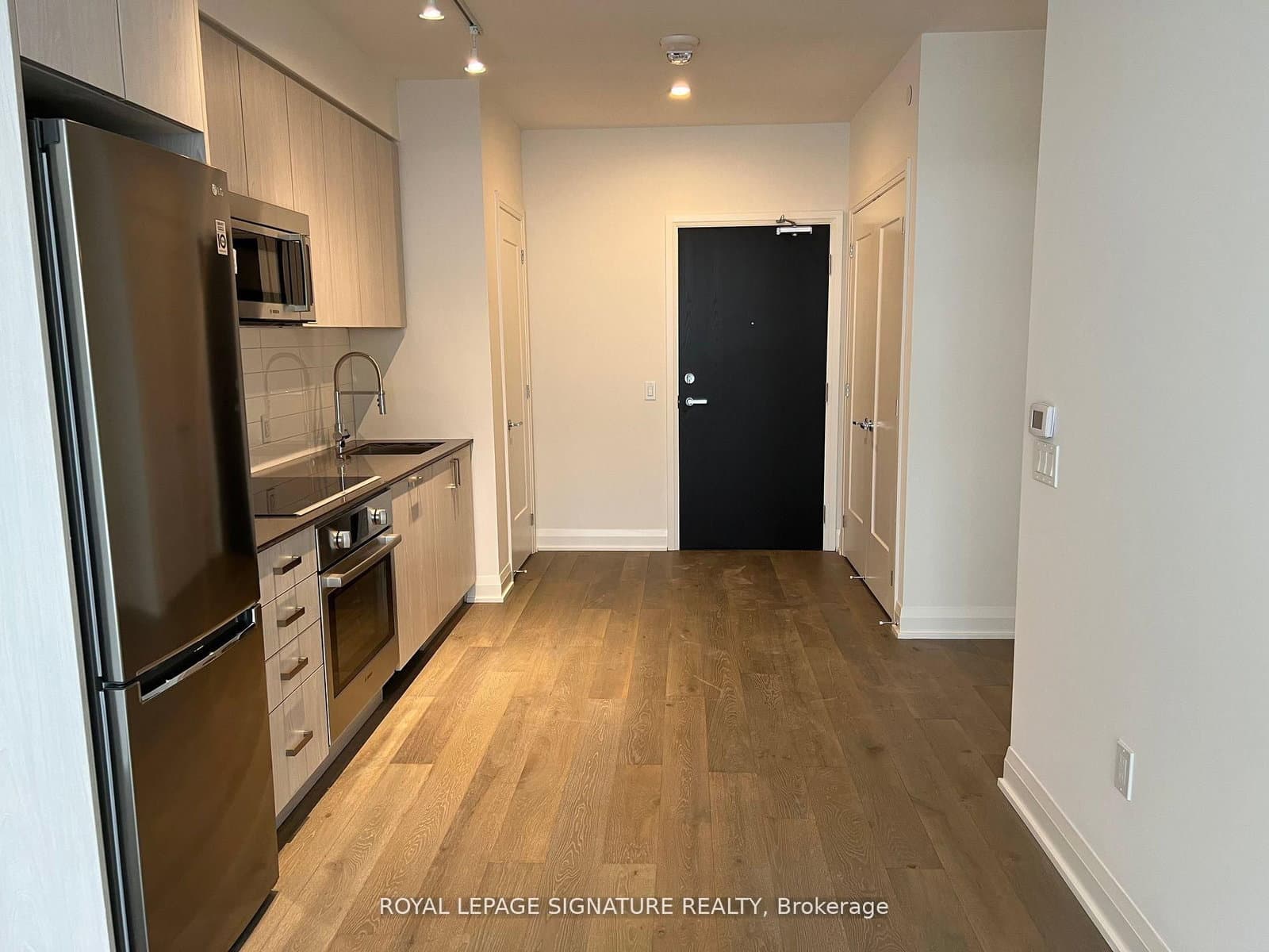 293 The Kingsway Avenue, Unit 213