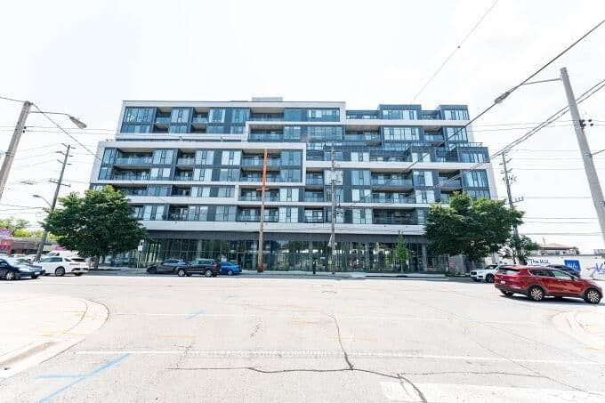 859 The Queensway, Unit 822