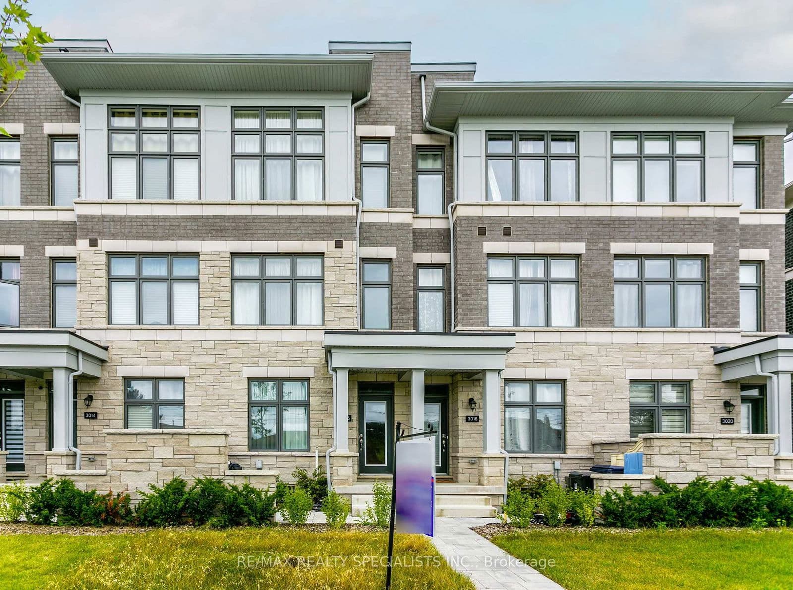 3016 ISLINGTON Avenue